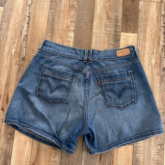 Levi’s‎ Denim Blue Women's Jean Shorts - Picture 3 of 8